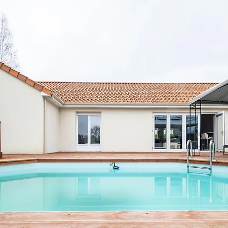 La Pierre A Lou Feriehus Parthenay